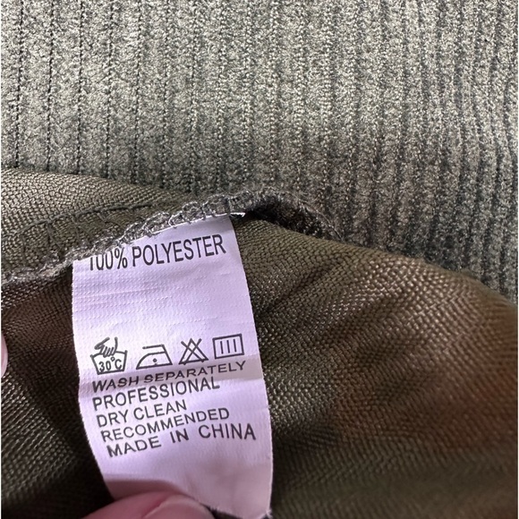 WOMEN’S Solid Green 90s Style Corduroy Button Down Shirt Jacket - Picture 7 of 7